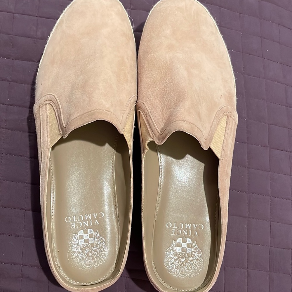 Vince Camuto SLides